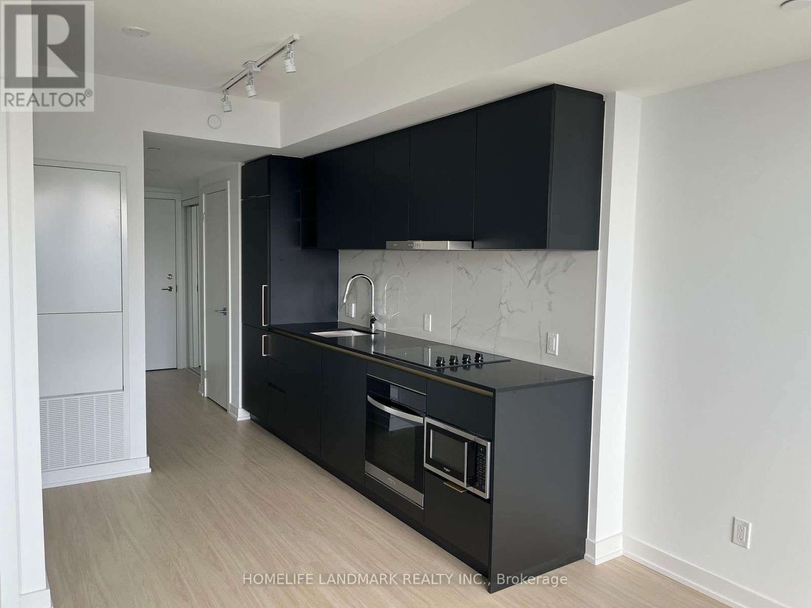 4011 - 8 WELLESLEY STREET WEST Image 17