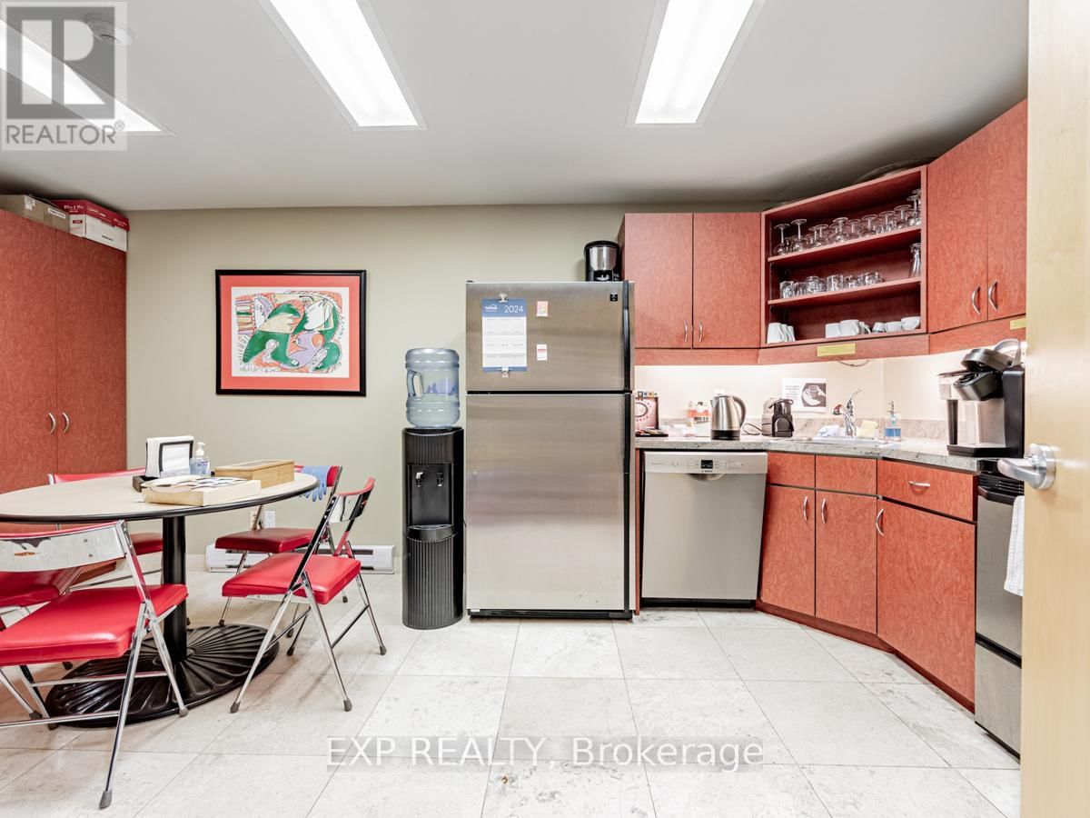 188 AVENUE ROAD Image 10
