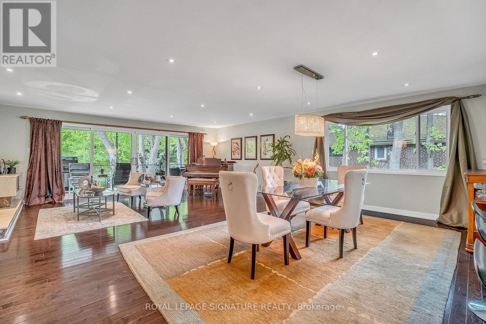 8 SILVERDALE CRESCENT Image 14