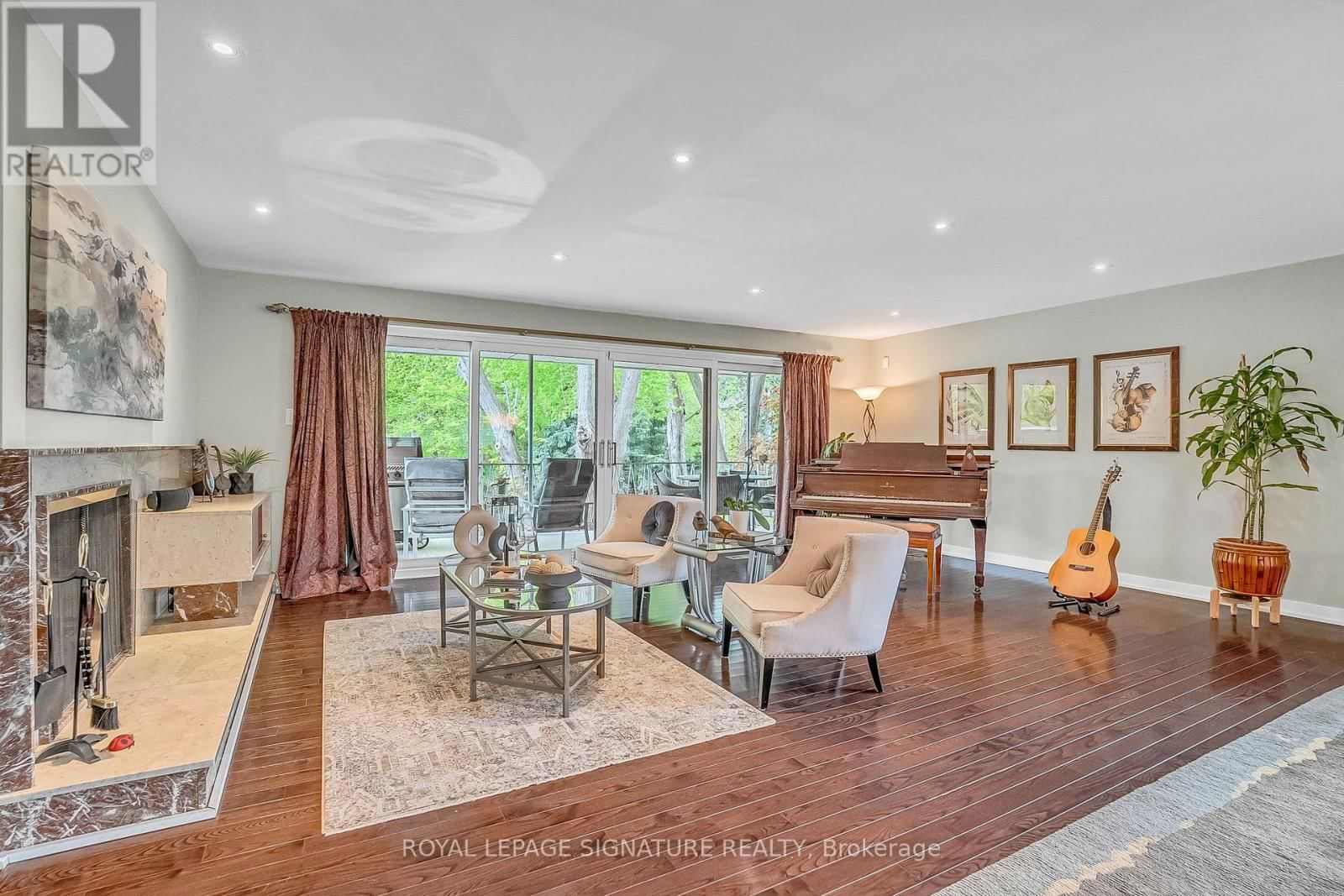 8 SILVERDALE CRESCENT Image 15