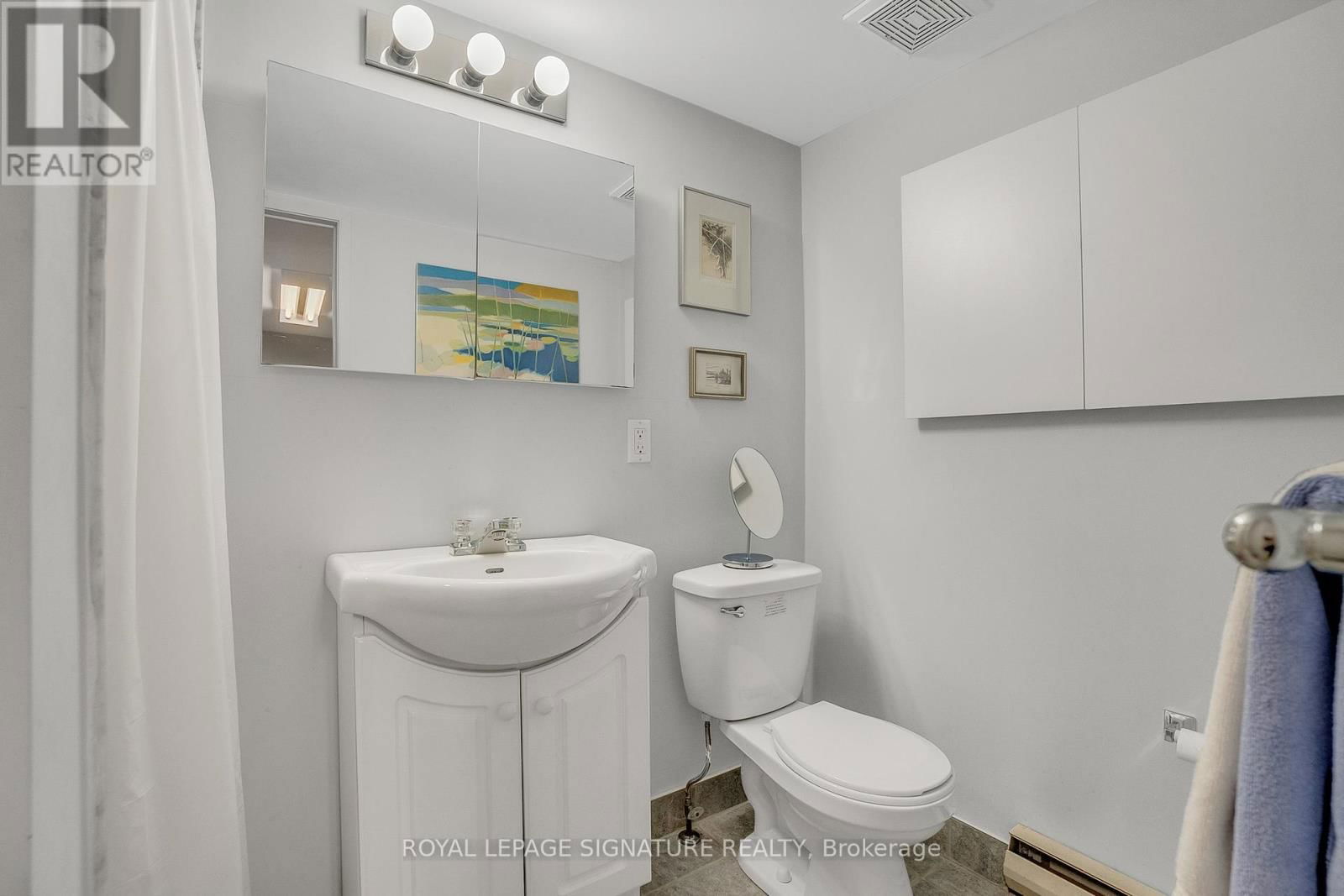 8 SILVERDALE CRESCENT Image 30