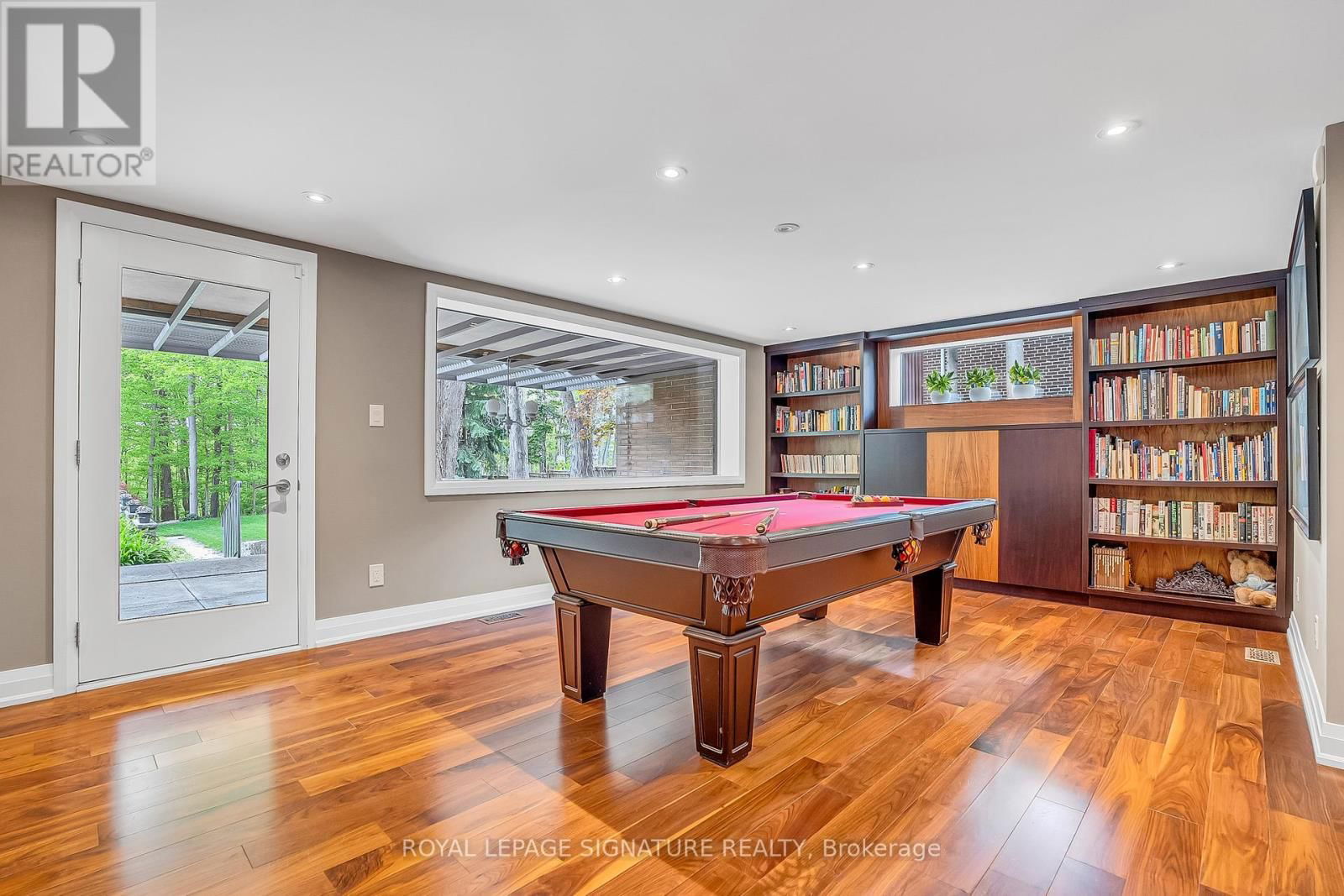 8 SILVERDALE CRESCENT Image 32