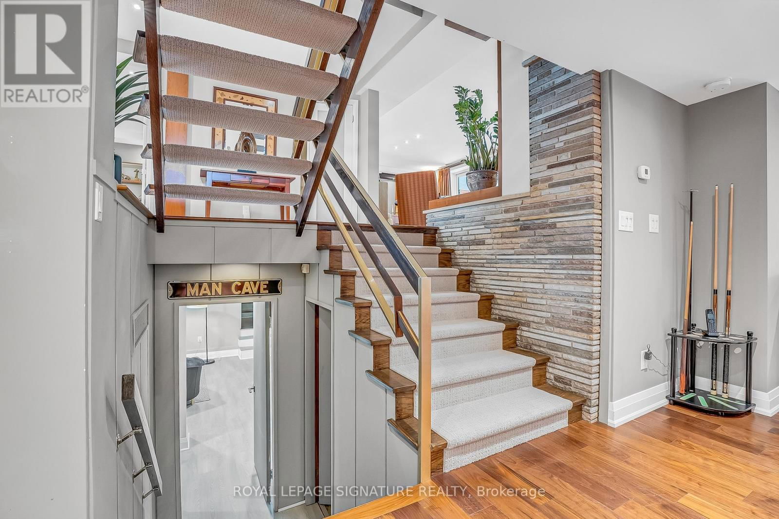 8 SILVERDALE CRESCENT Image 35