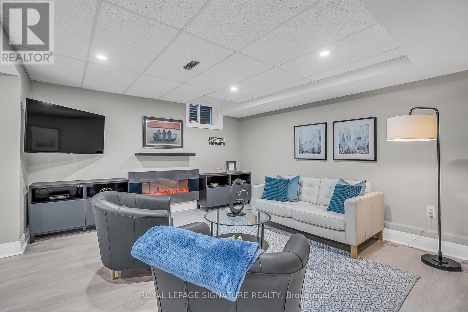 8 SILVERDALE CRESCENT Image 36