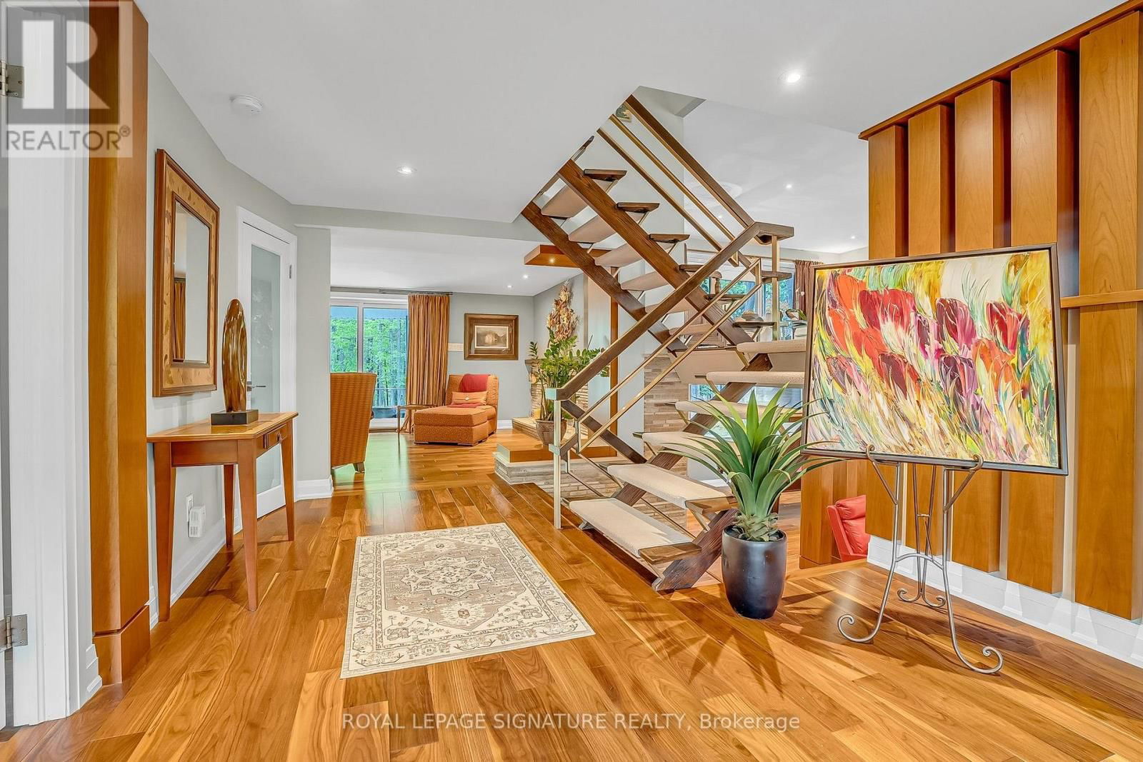 8 SILVERDALE CRESCENT Image 4