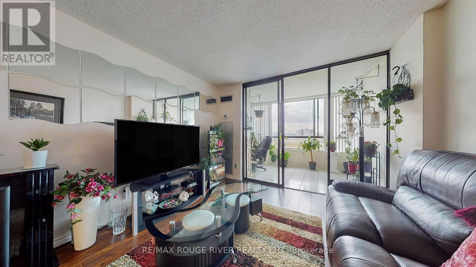 901 - 131 TORRESDALE AVENUE Image 8