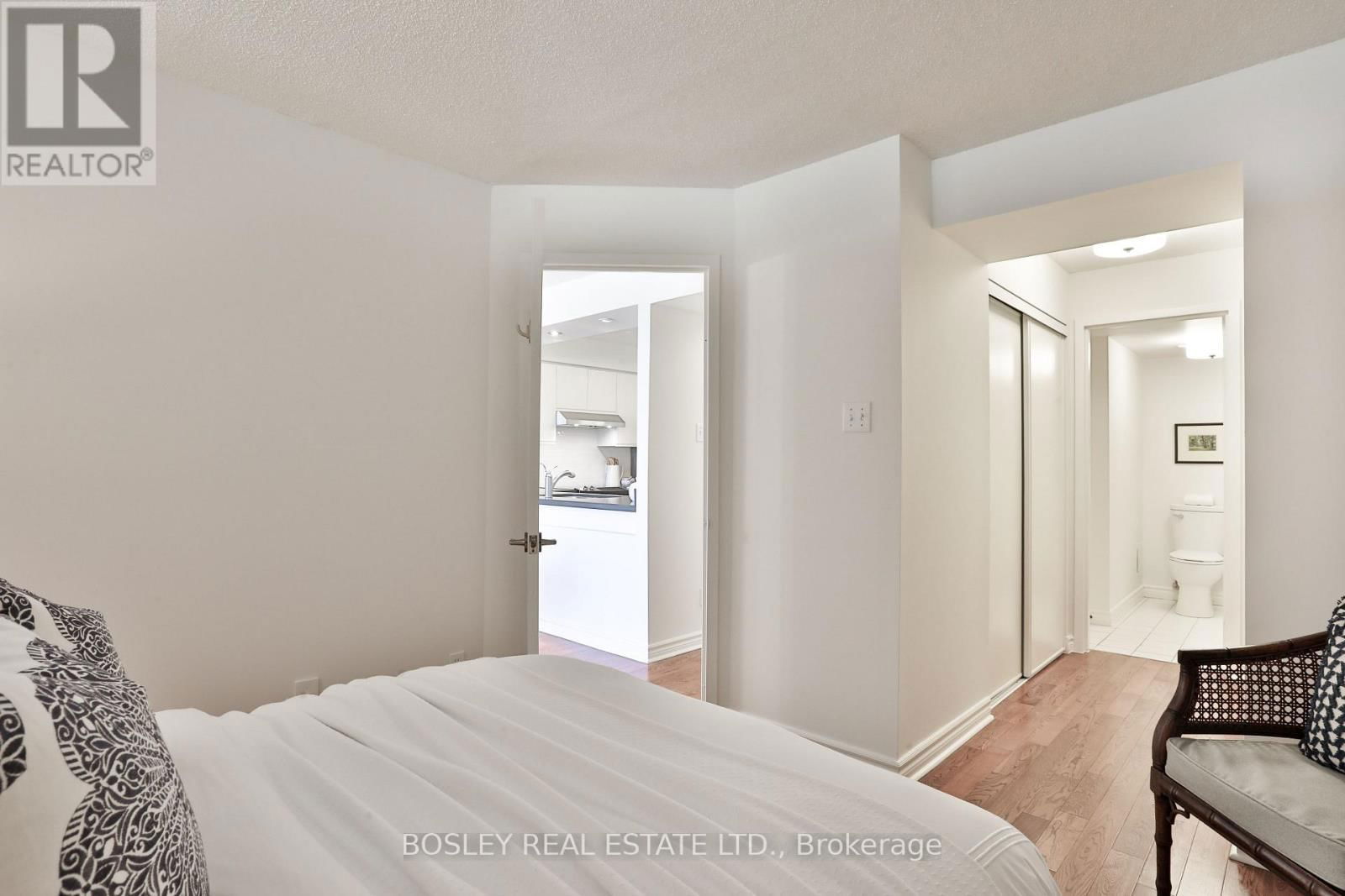 402 - 356 MCRAE DRIVE Image 32