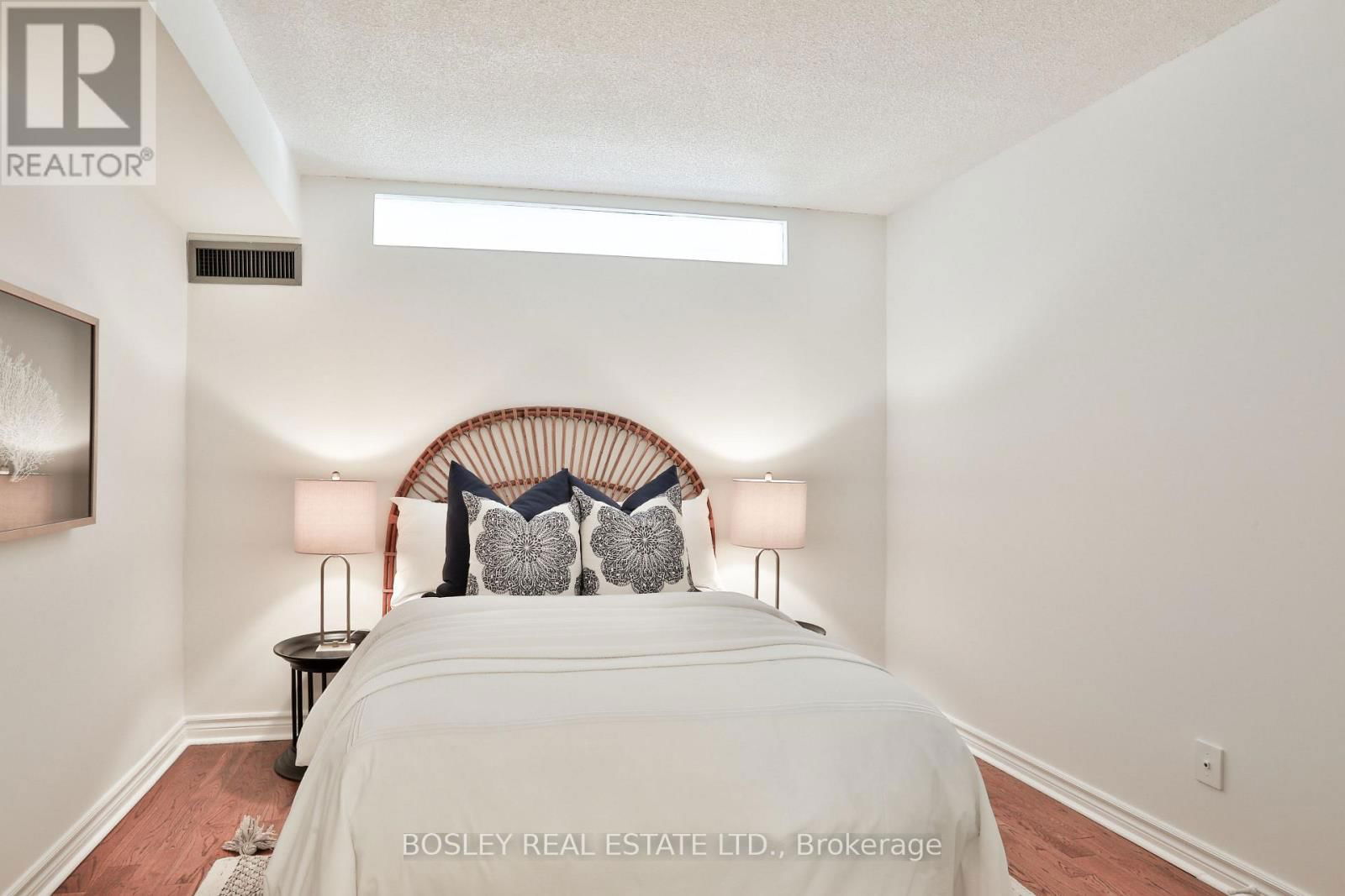 402 - 356 MCRAE DRIVE Image 33