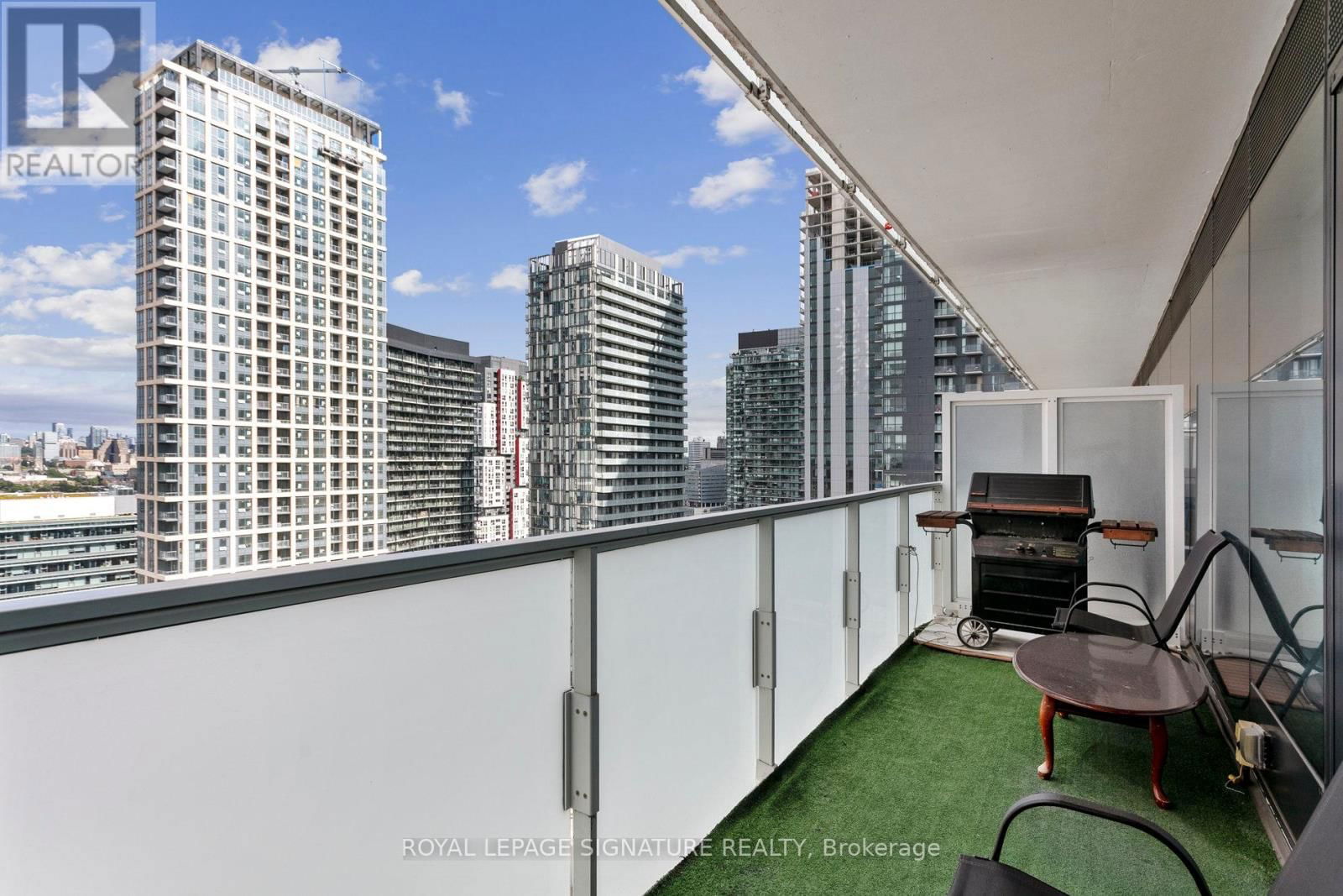 2803 - 11 CHARLOTTE STREET Image 13