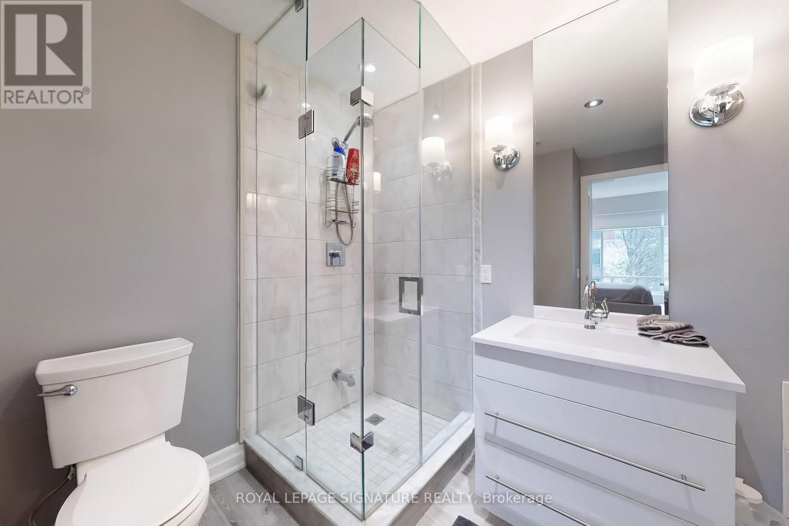 102E Upper - 500 QUEENS QUAY WEST Image 14