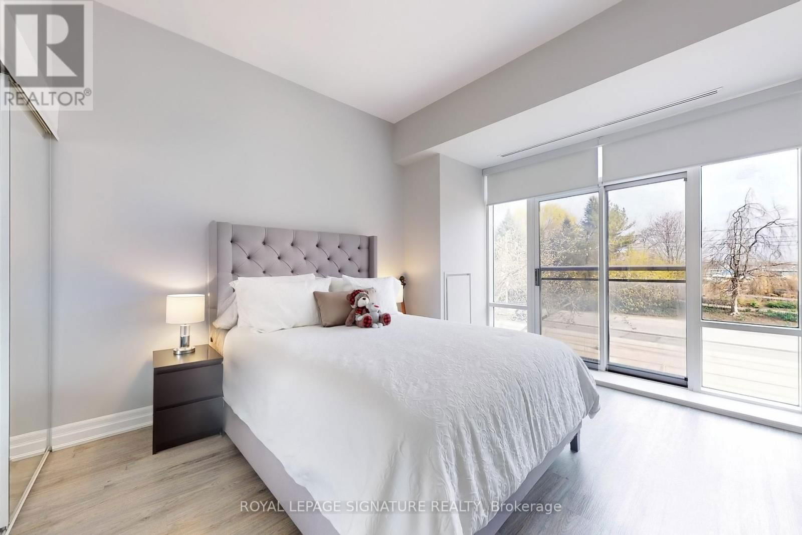 102E Upper - 500 QUEENS QUAY WEST Image 16