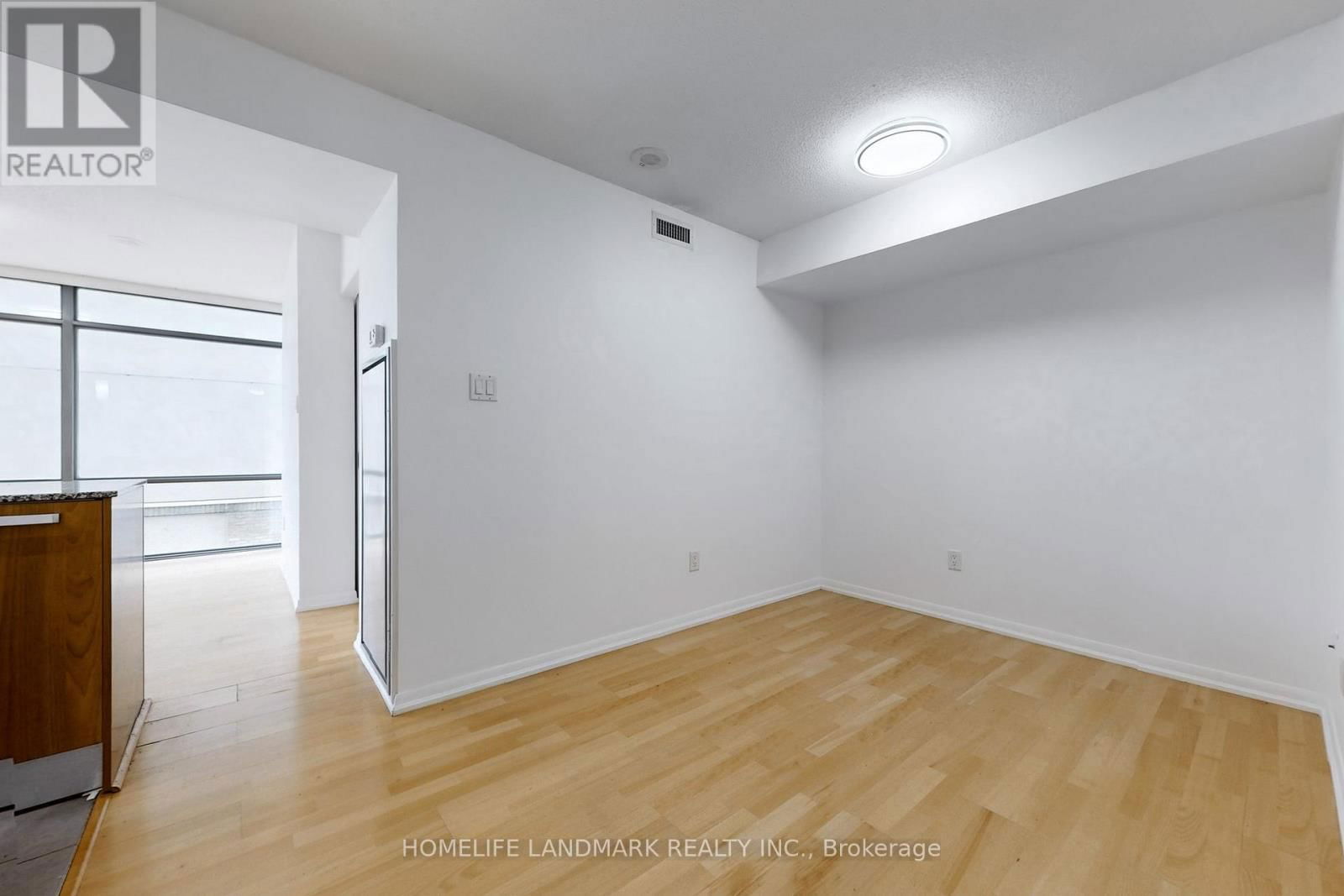 808 - 38 GRENVILLE STREET Image 13