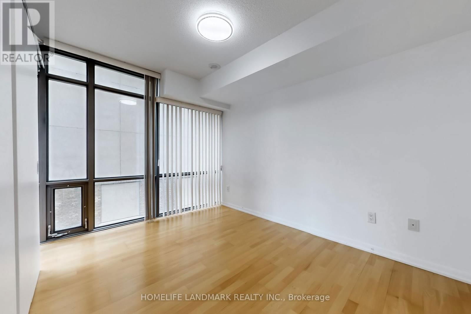 808 - 38 GRENVILLE STREET Image 15
