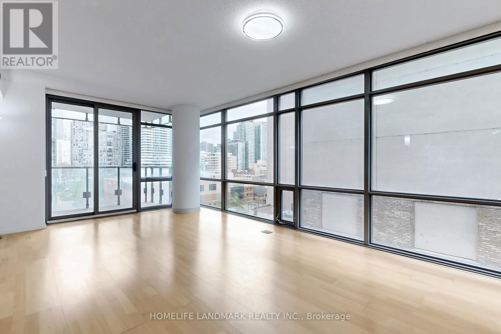 808 - 38 GRENVILLE STREET Image 6