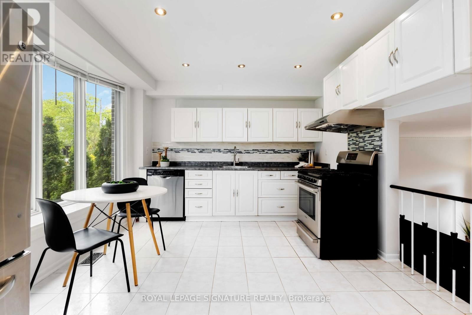124 MARBURY CRESCENT Image 10