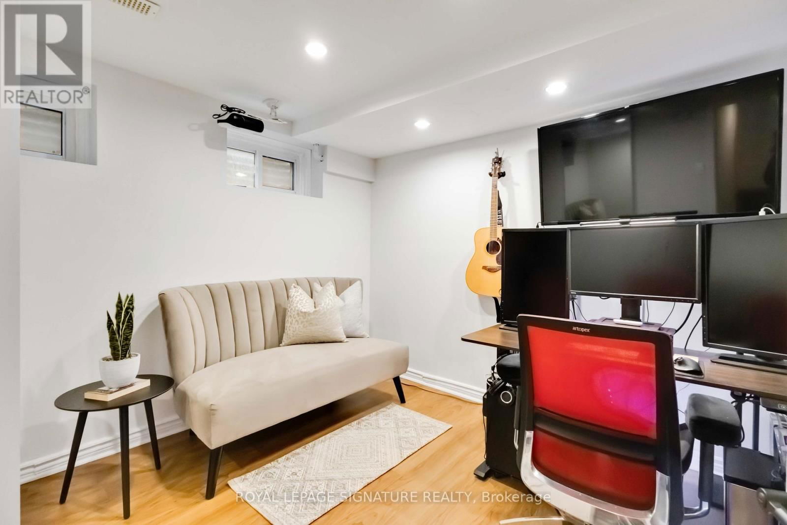 124 MARBURY CRESCENT Image 24