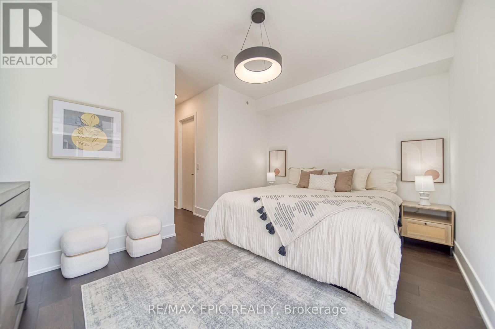 TH16 - 165 PEARS AVENUE Image 21