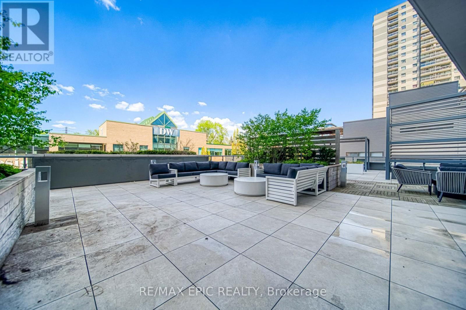 TH16 - 165 PEARS AVENUE Image 45