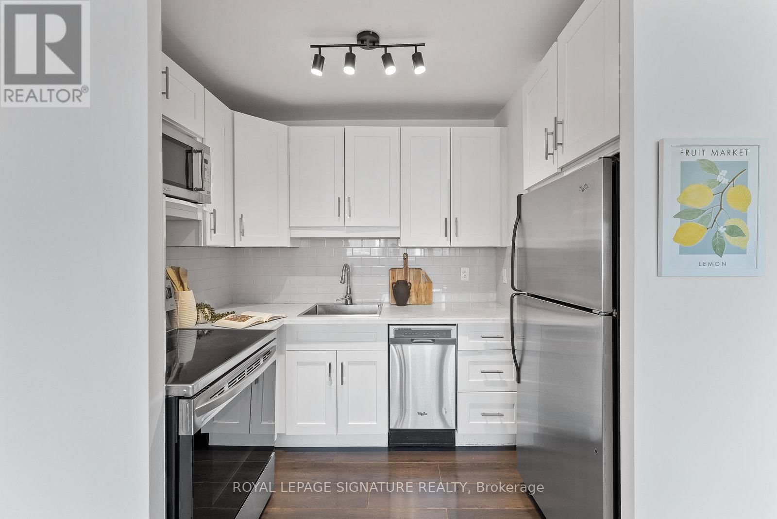 2217 - 40 HOMEWOOD AVENUE Image 13