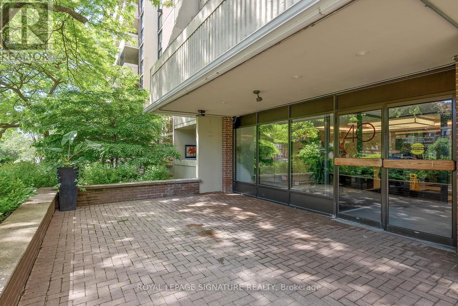 2217 - 40 HOMEWOOD AVENUE Image 31