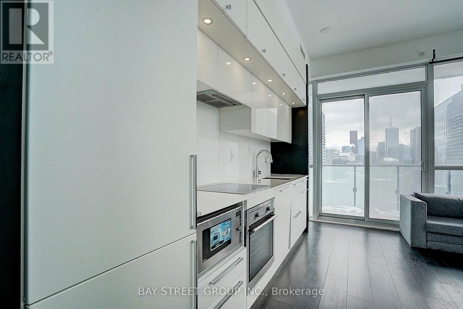 2903 - 15 GRENVILLE STREET Image 13