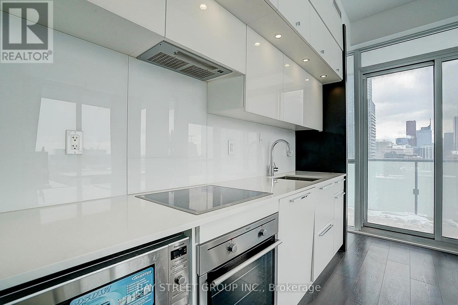 2903 - 15 GRENVILLE STREET Image 14