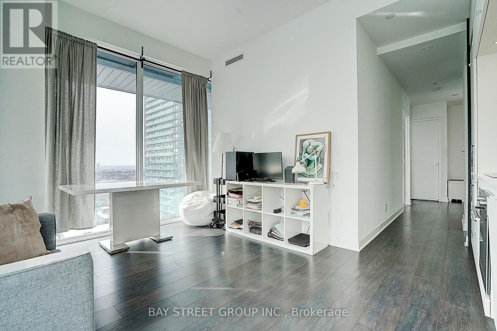2903 - 15 GRENVILLE STREET Image 17