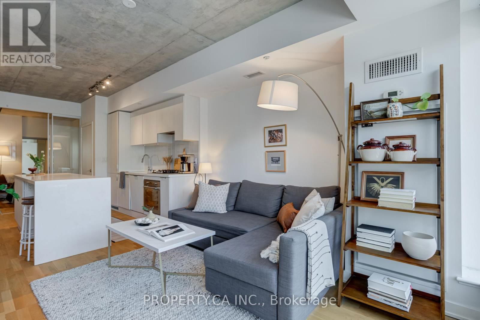 203 - 109 OSSINGTON AVENUE Image 14