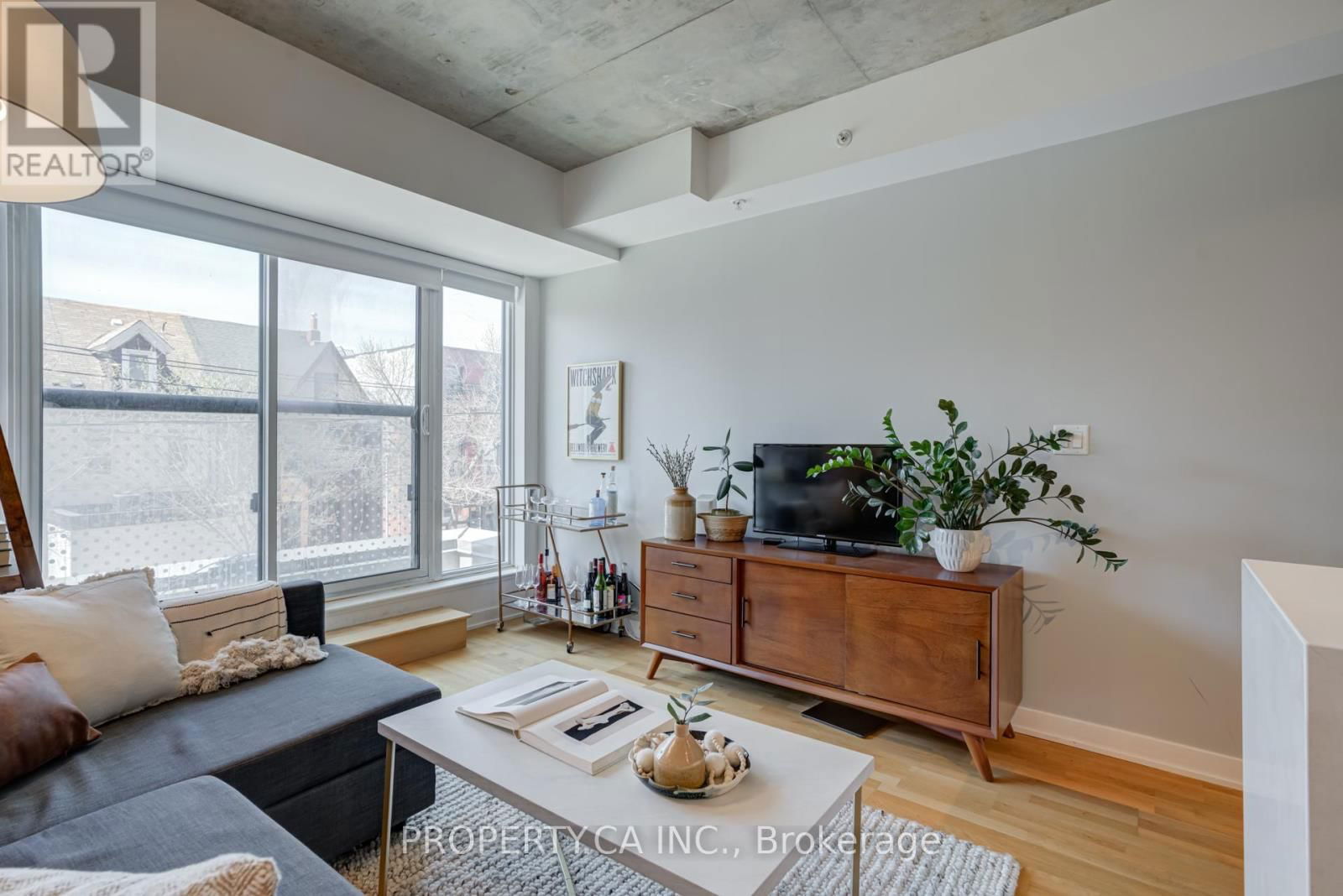 203 - 109 OSSINGTON AVENUE Image 15