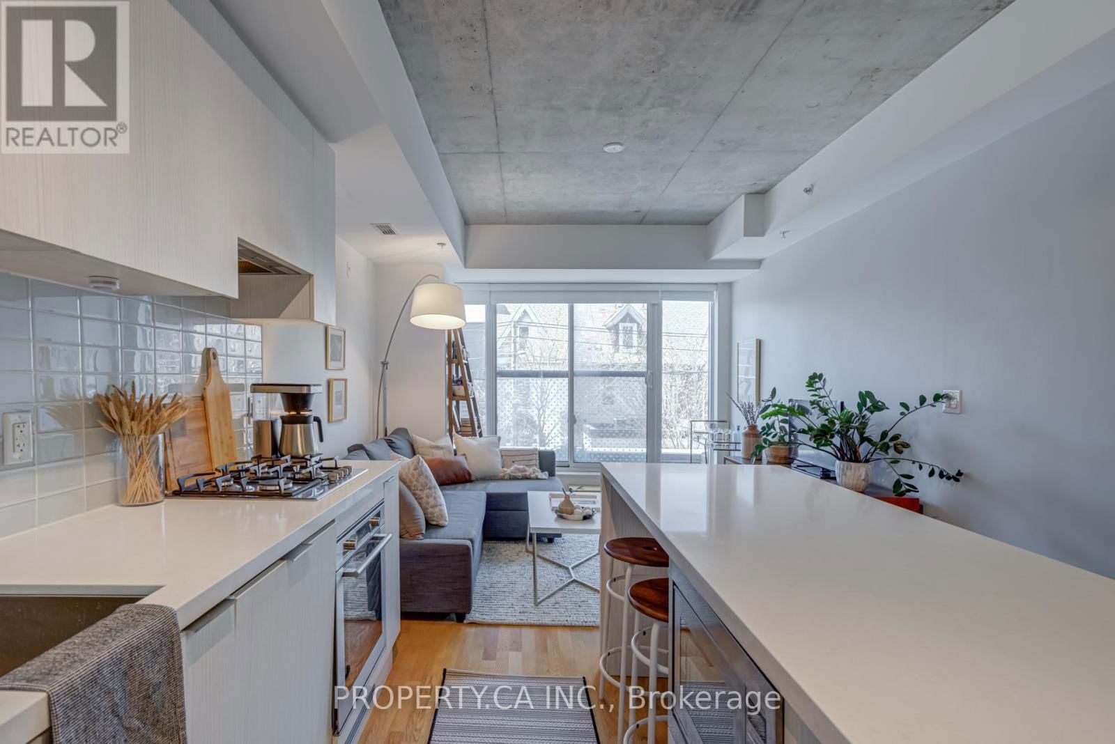 203 - 109 OSSINGTON AVENUE Image 6