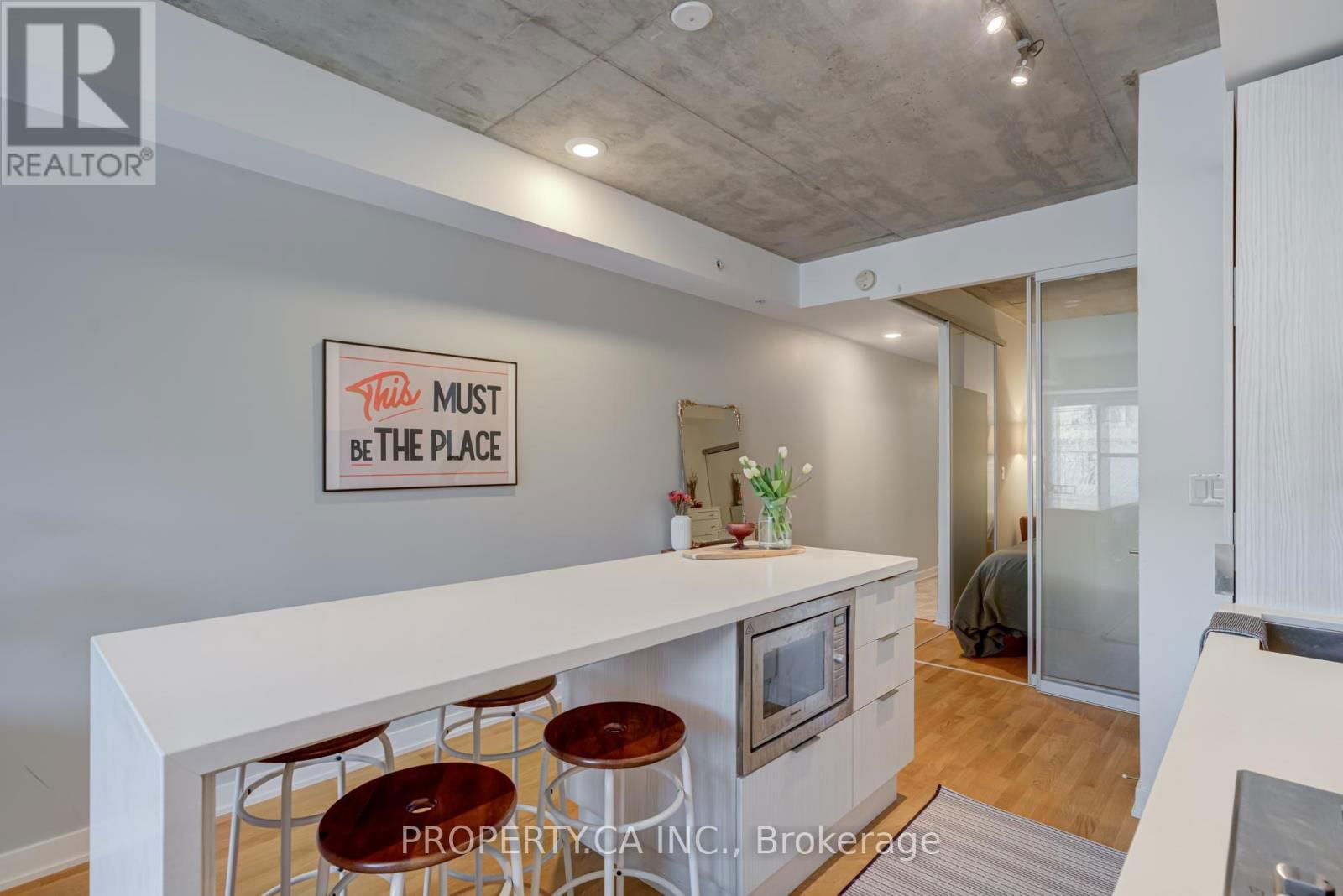 203 - 109 OSSINGTON AVENUE Image 7