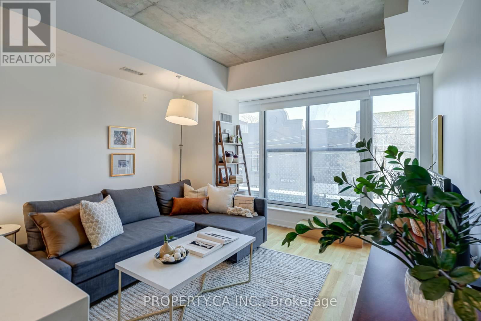 203 - 109 OSSINGTON AVENUE Image 9