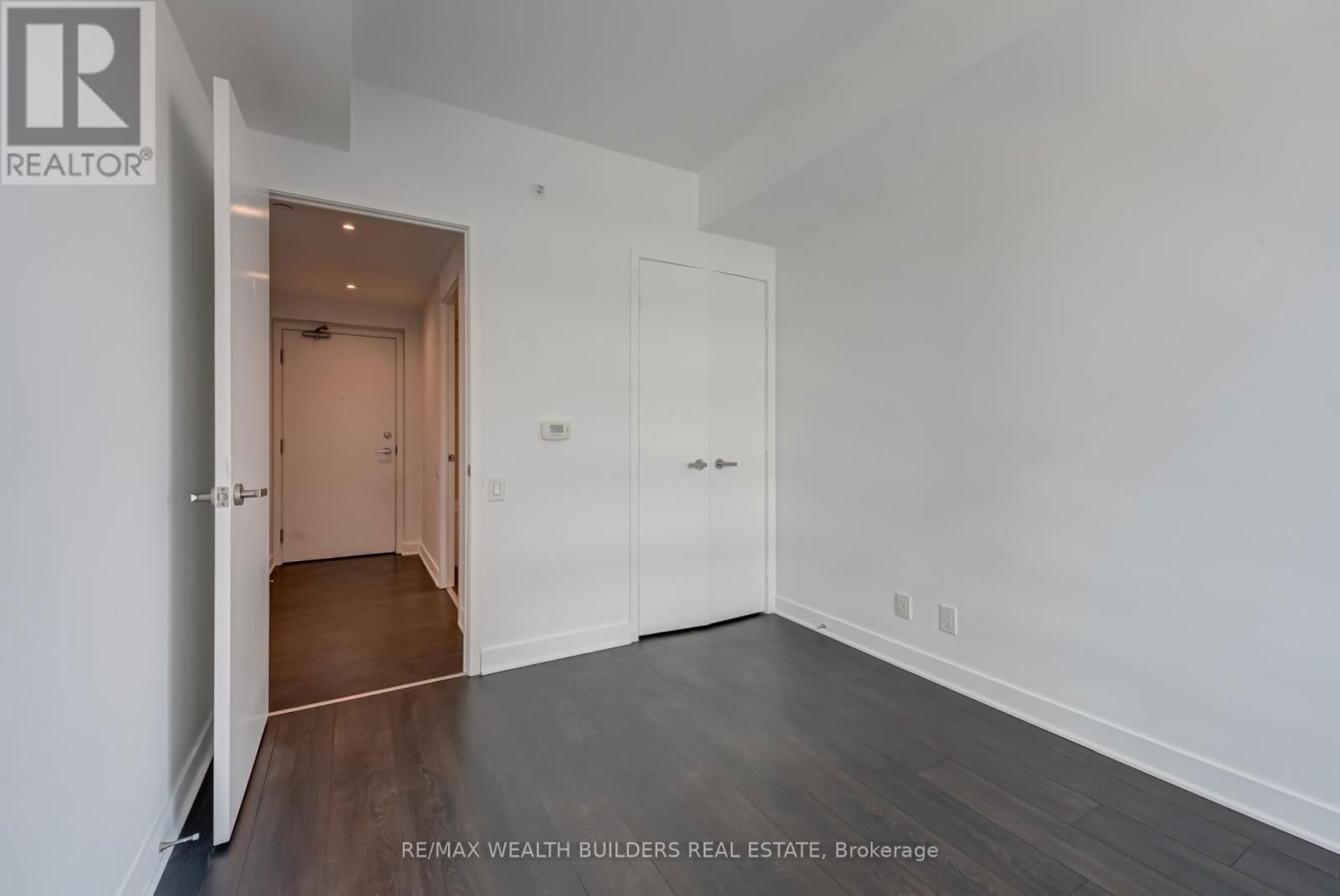 1410 - 15 GRENVILLE STREET Image 18