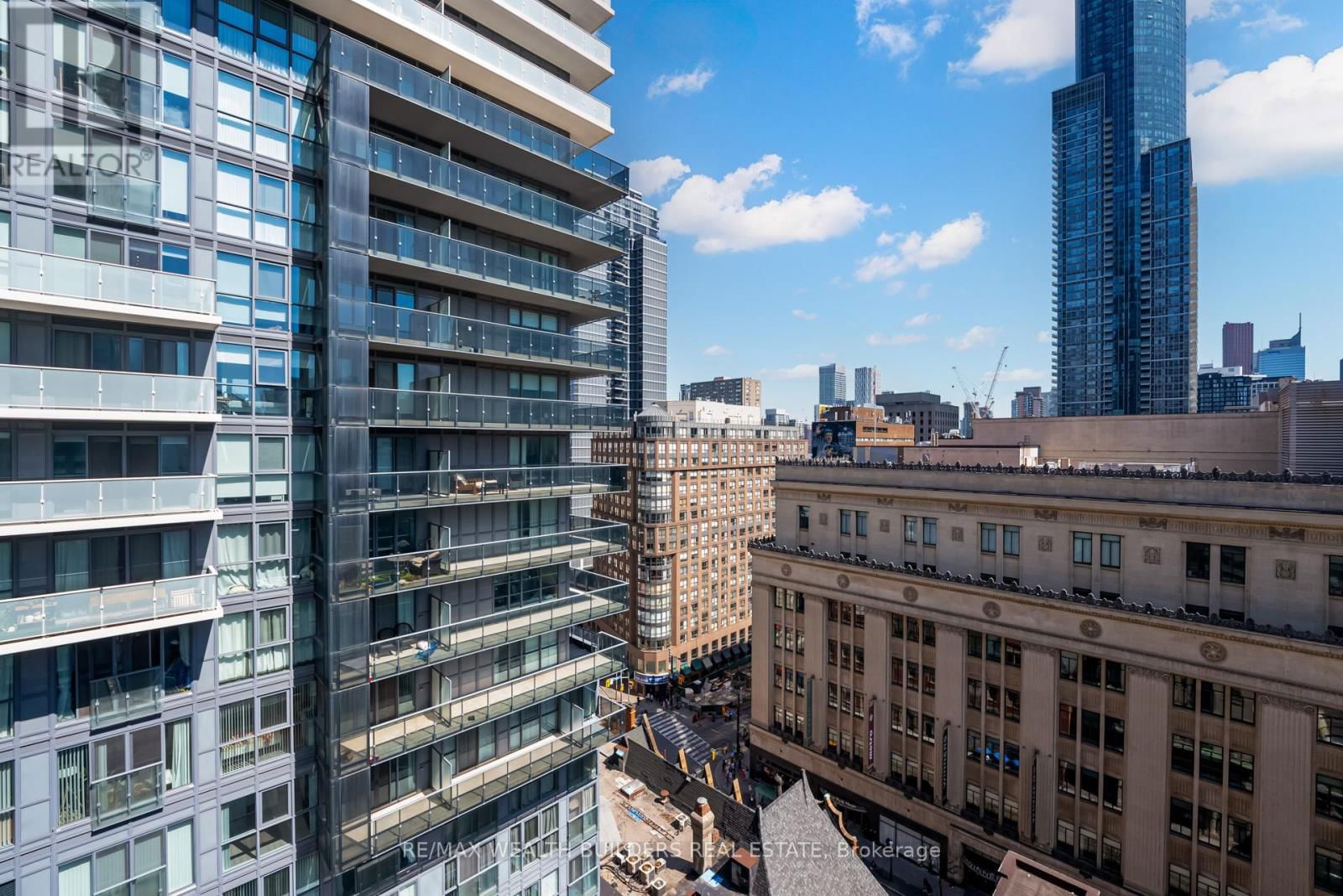 1410 - 15 GRENVILLE STREET Image 26