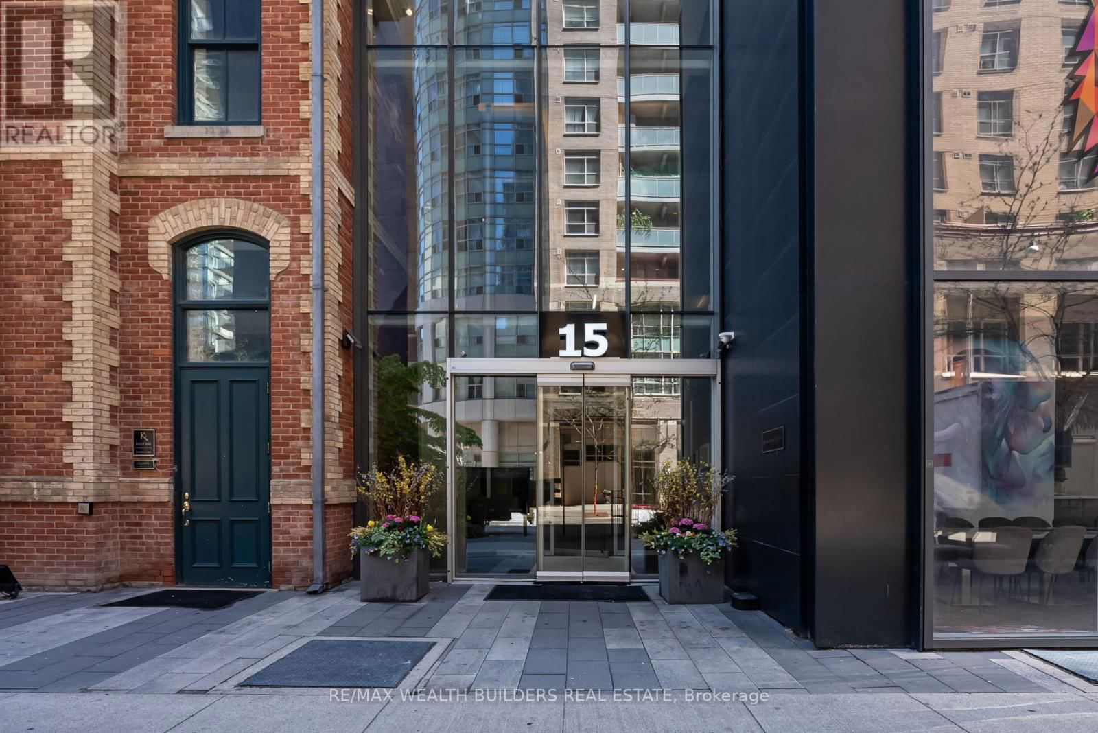 1410 - 15 GRENVILLE STREET Image 3