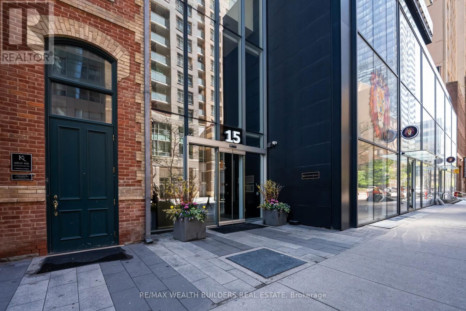 1410 - 15 GRENVILLE STREET Image 4