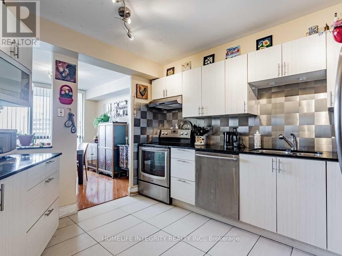 904 - 150 NEPTUNE DRIVE Image 12