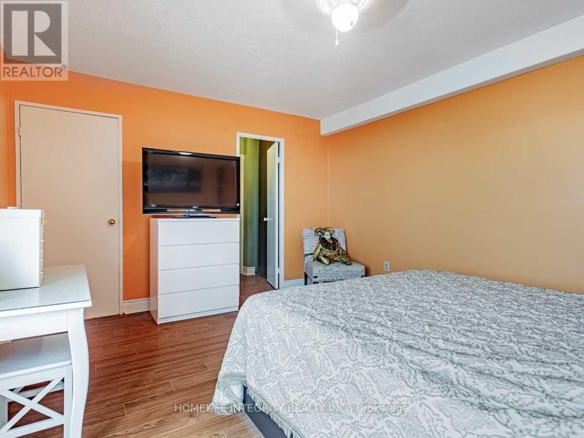 904 - 150 NEPTUNE DRIVE Image 22