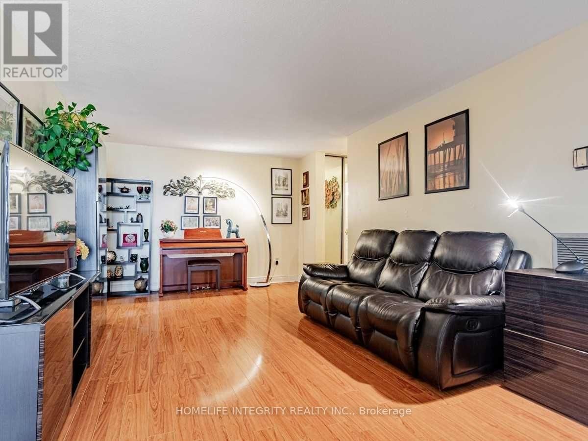 904 - 150 NEPTUNE DRIVE Image 8