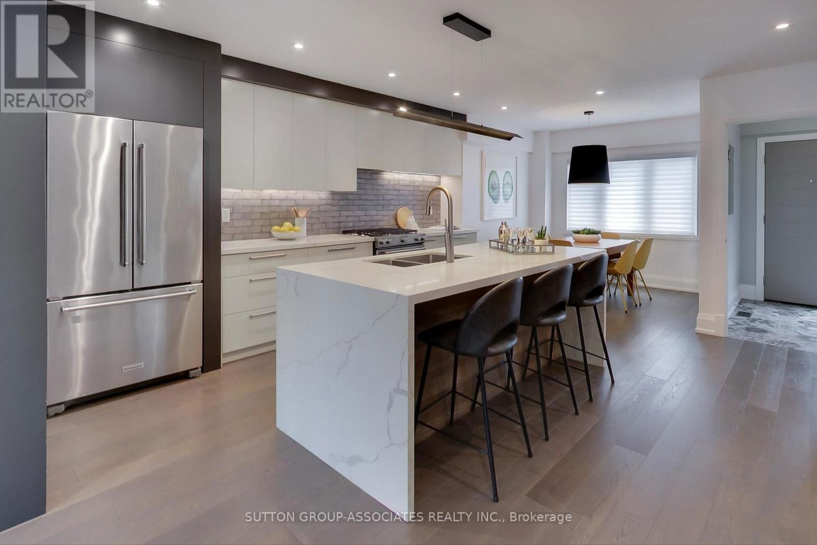 312 GLENHOLME AVENUE Image 11