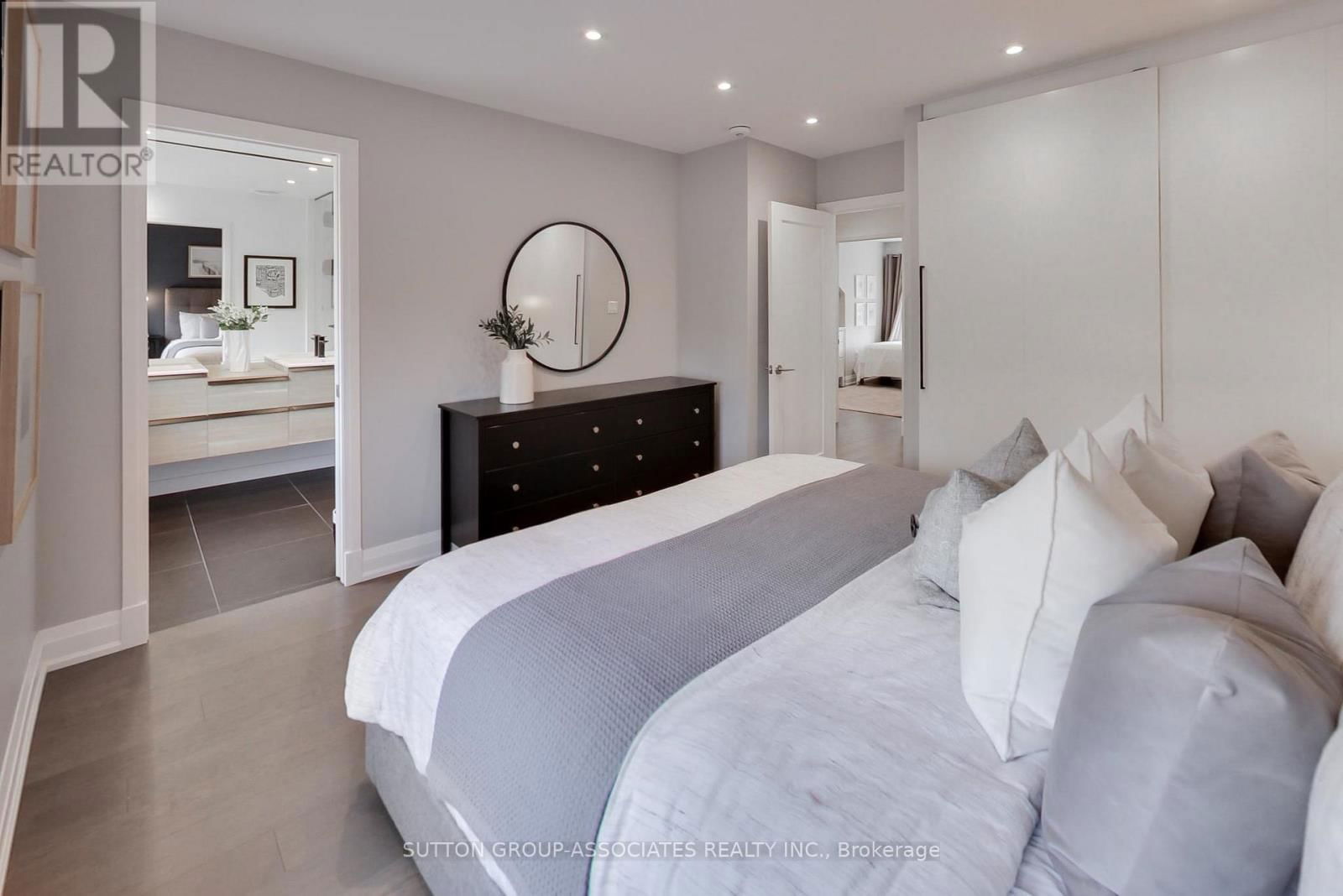 312 GLENHOLME AVENUE Image 20