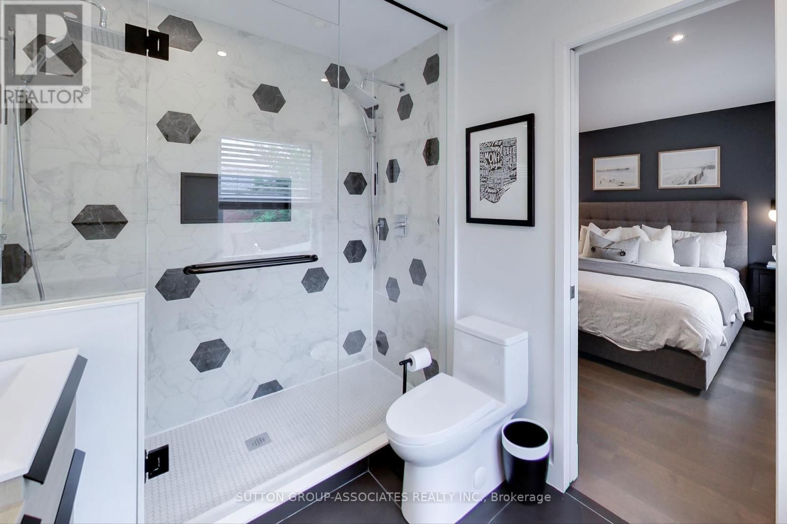 312 GLENHOLME AVENUE Image 22