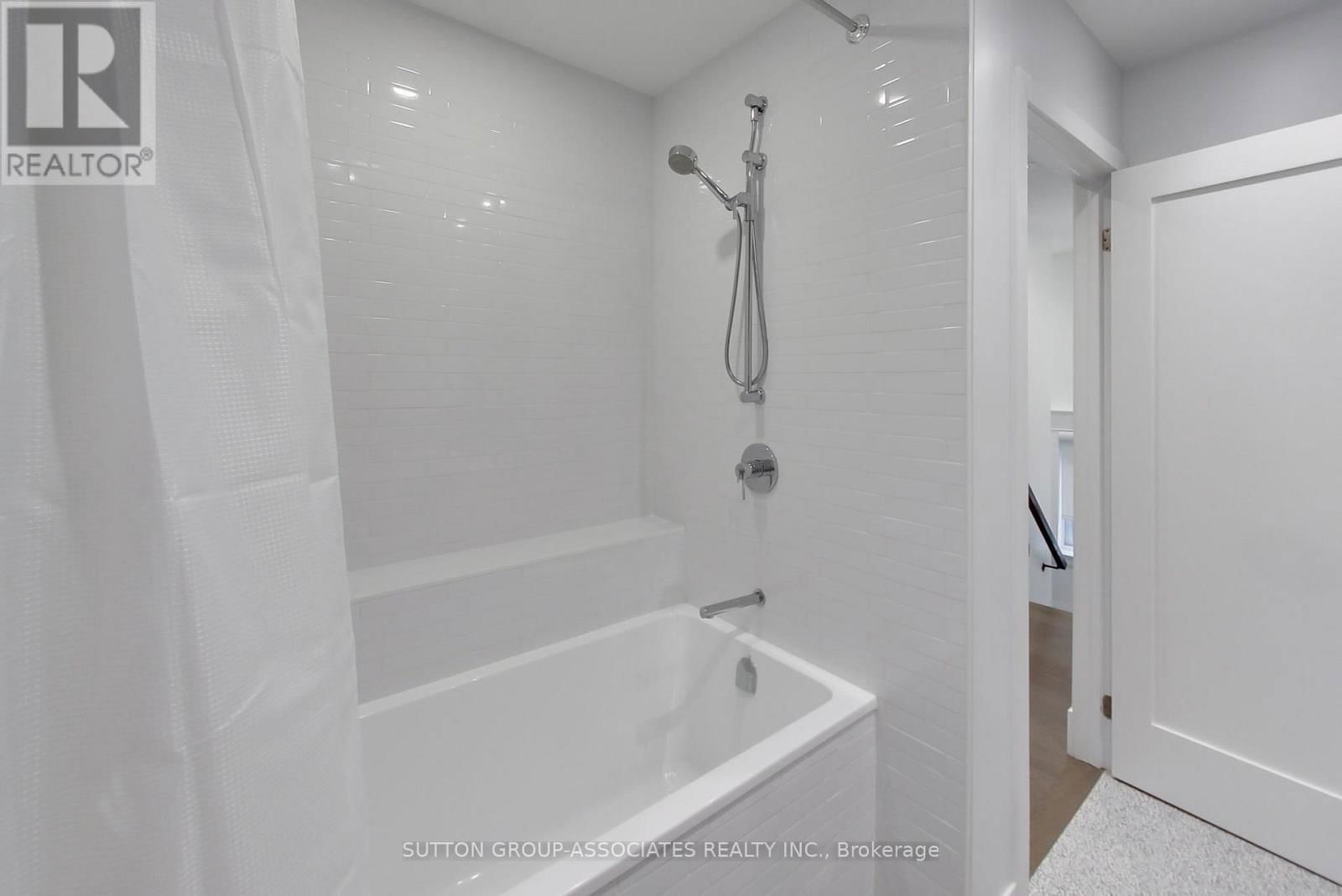 312 GLENHOLME AVENUE Image 26