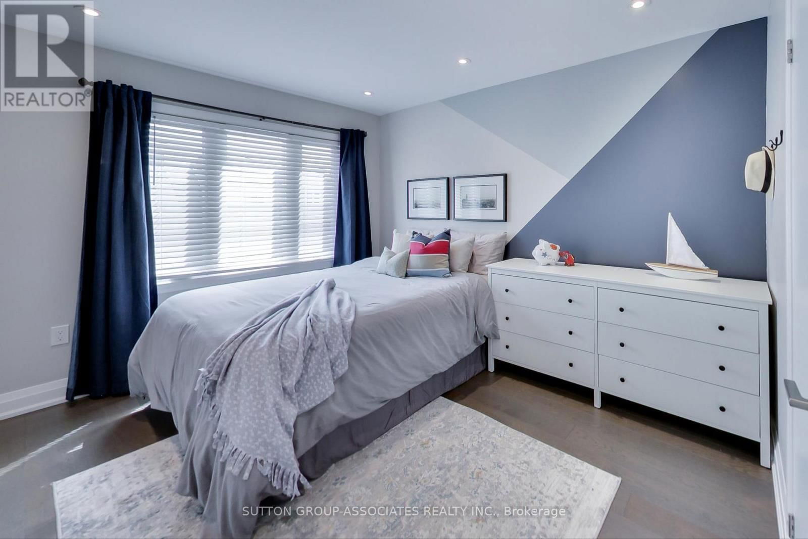 312 GLENHOLME AVENUE Image 27