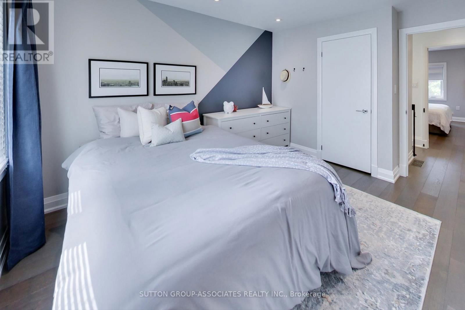 312 GLENHOLME AVENUE Image 28