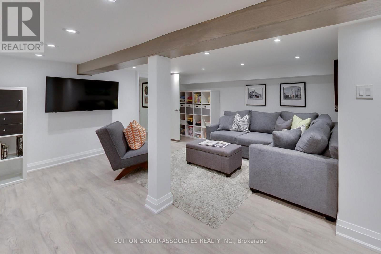 312 GLENHOLME AVENUE Image 31