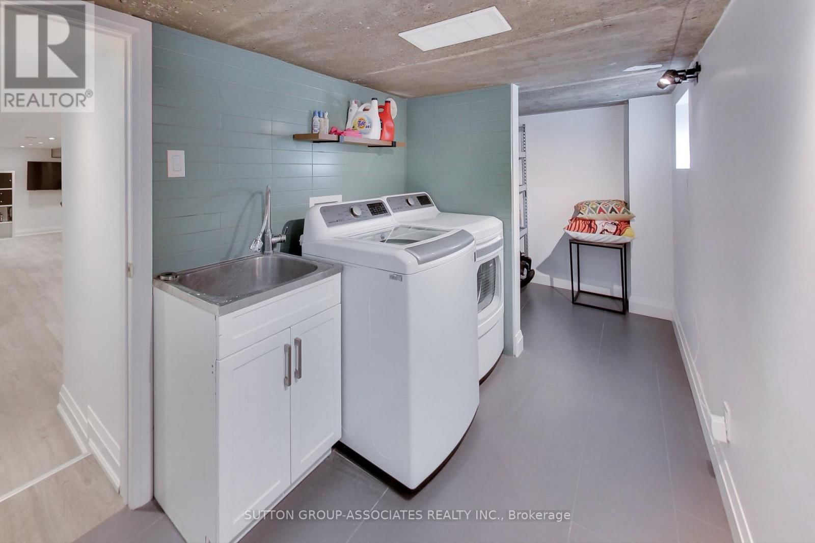 312 GLENHOLME AVENUE Image 36