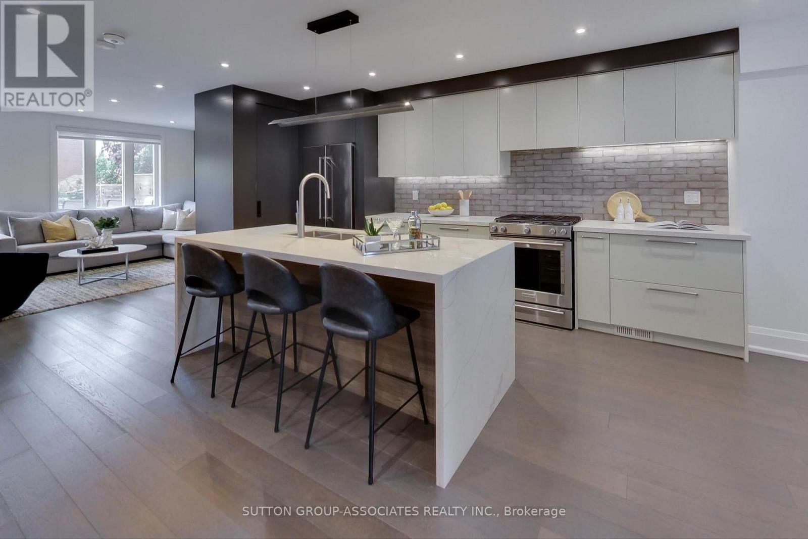 312 GLENHOLME AVENUE Image 4