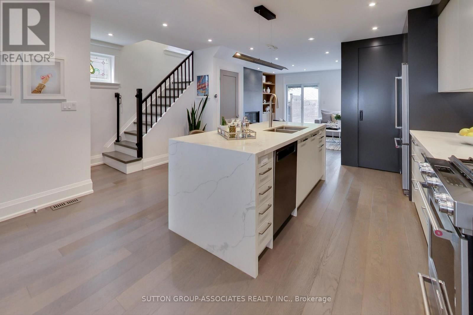 312 GLENHOLME AVENUE Image 7
