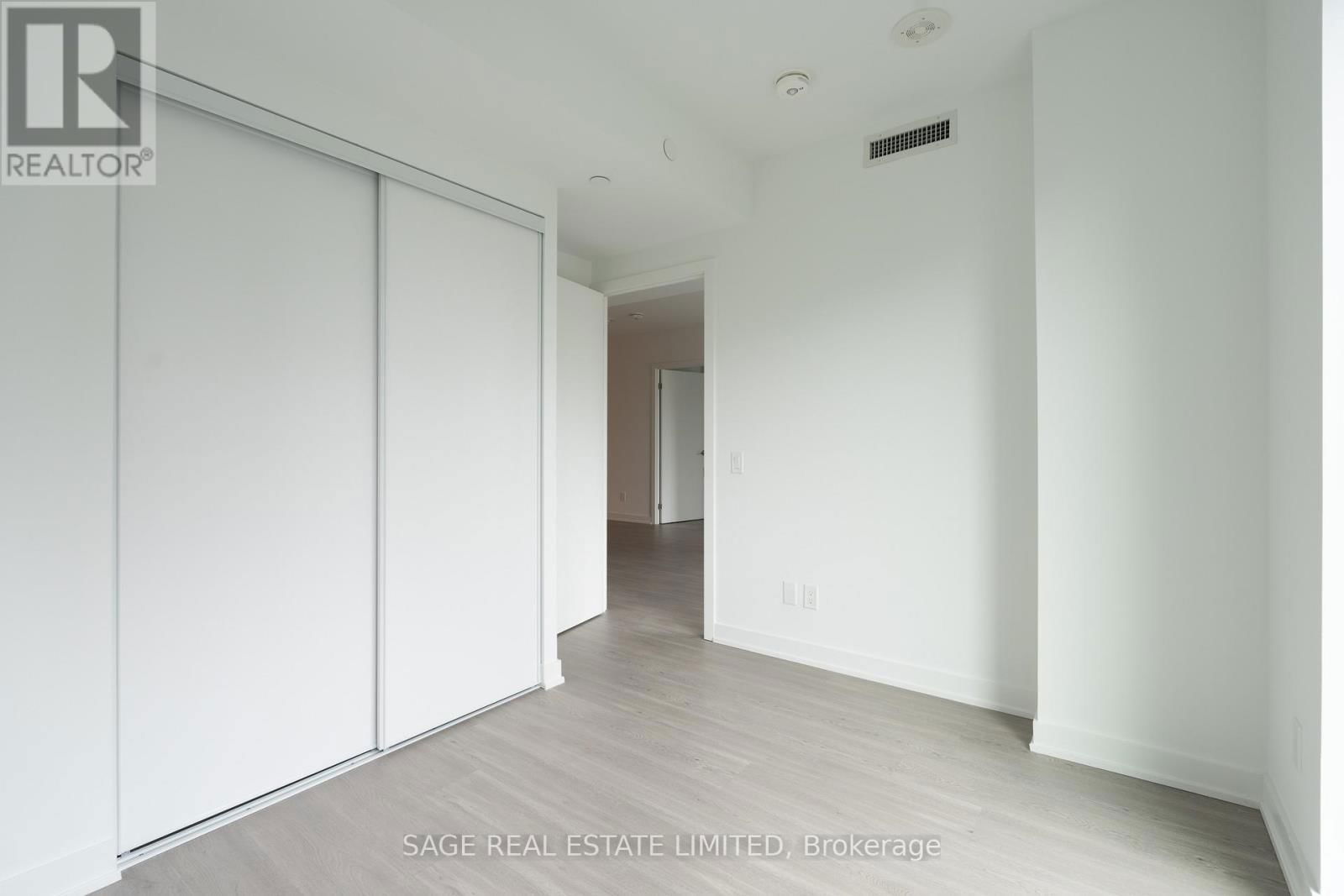 807 - 8 WELLESLEY STREET Image 11